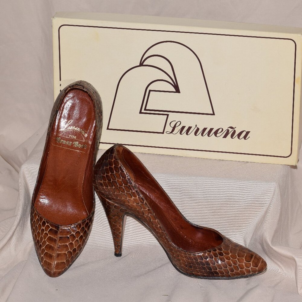 Vintage Leather Pumps